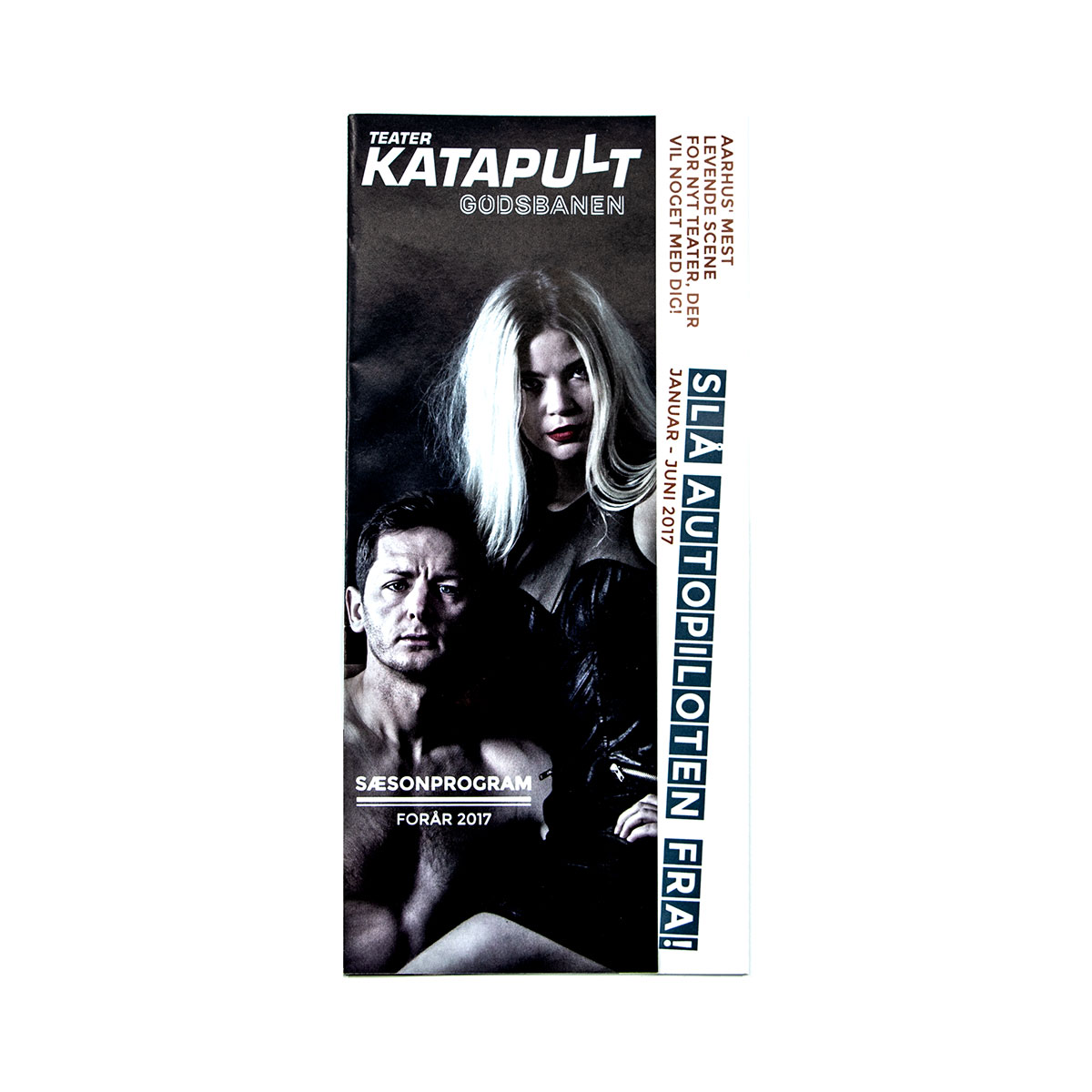 Portfolio med brochure / program for Teater Katapult af freelance marketingkonsulent og freelance marketing konsulent i Randers Marketingsnedkeren